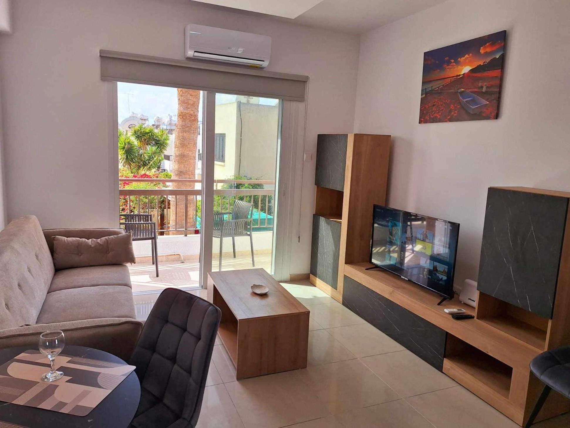 Stylish Apt Kato Paphos Close To Beach & Vibrant Harbor Life Luaran gambar